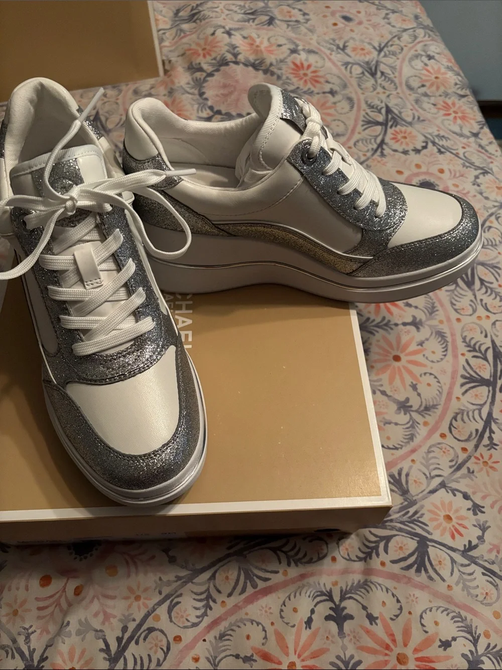 NWT Michael Kors Emmy Glitter Leather Wedge Trainer Sneakers Silver Size 9 Box